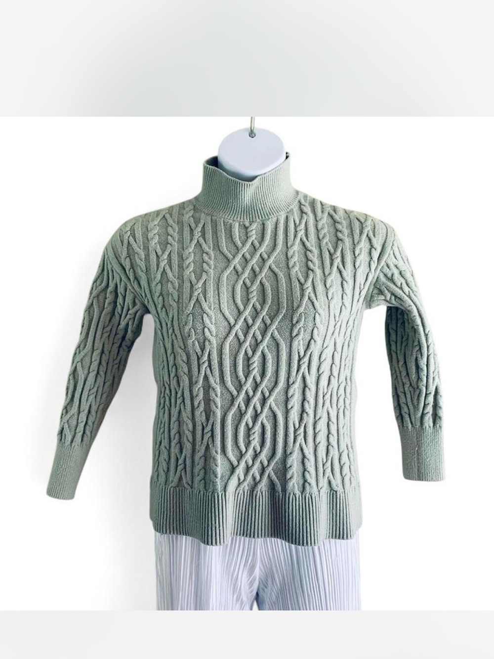 Tahari Sage Cable Knit Turtleneck Sweater size M